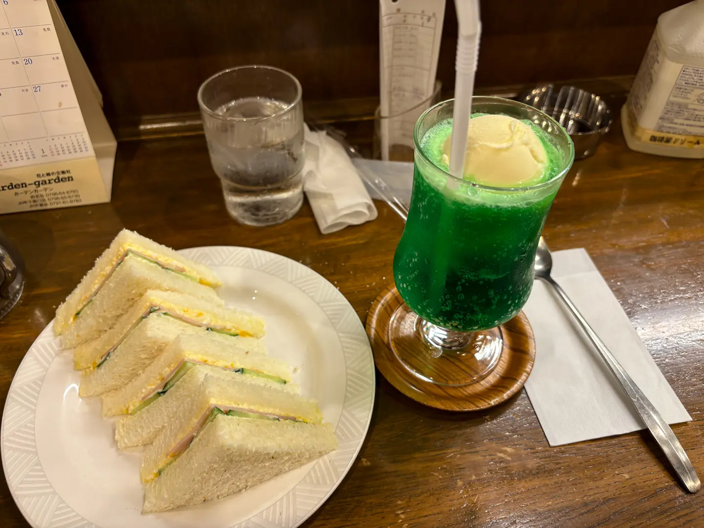 长门同款蜜瓜苏打和拯救血糖的三明治